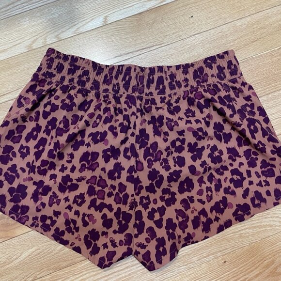GapFit Animal Print Running Shorts – Size M - Picture 3 of 6